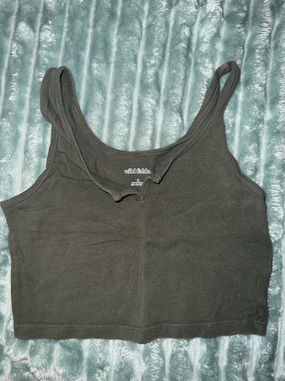 Tops - Picture 3 of 8
